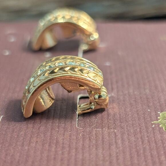Vtg Premier Designs Serene Gold Tone Rhinestone Herringbone Clip On Earrings - Picture 2 of 4